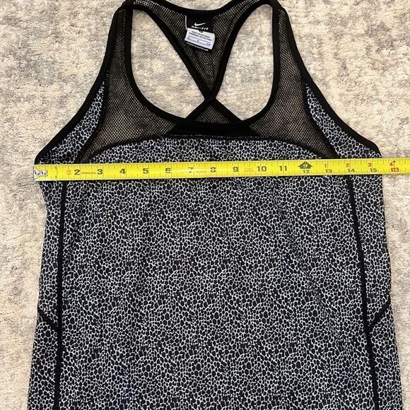 Nike Tank   - Picture 4 of 5